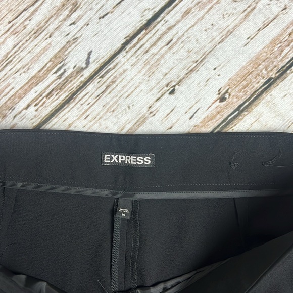Express Shorts - Blouse Material - Picture 4 of 4